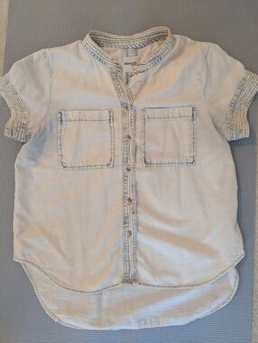 Kensie Light Blue Denim Button Shirt Small